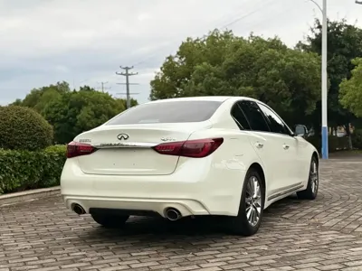 Infiniti Q50L