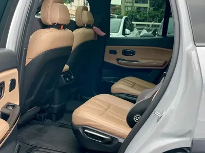 Nio ES8