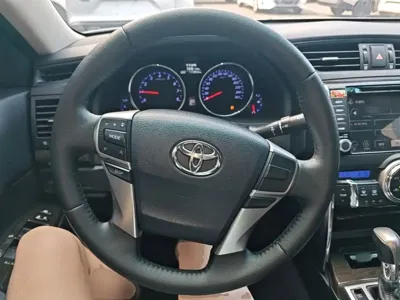 Toyota Reiz