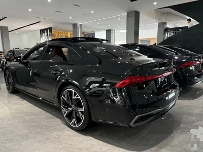 Audi A7L