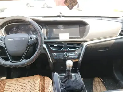 Venucia T90
