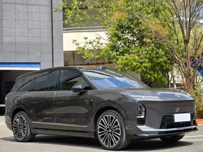 Nio ES8