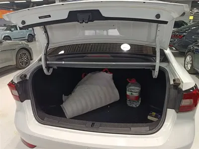 Roewe i5