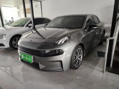 Lynk & Co 03