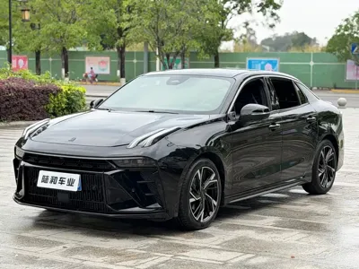 Lynk & Co 03
