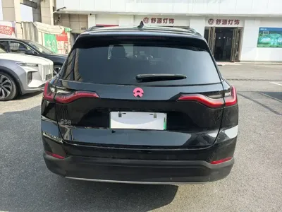 Nio ES8