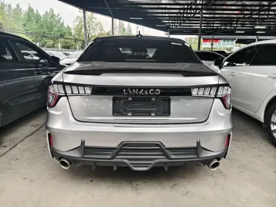 Lynk & Co 03
