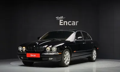 Jaguar XJ-8
