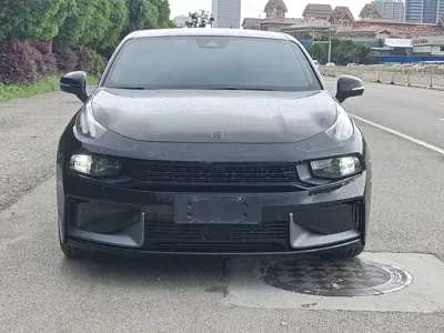 Lynk & Co 03