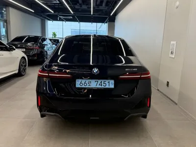 BMW i5