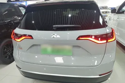 Nio ES8