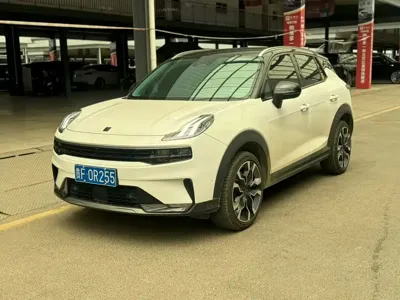 Lynk & Co 06