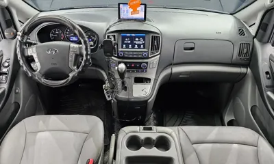 Hyundai Starex