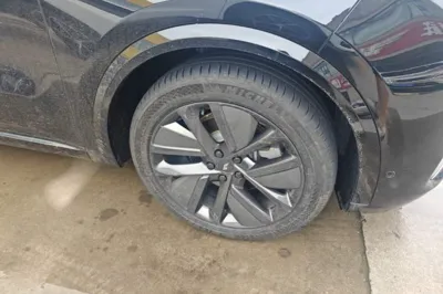 Li Auto L8