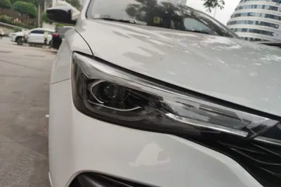 Roewe i5