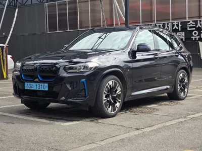 BMW iX3