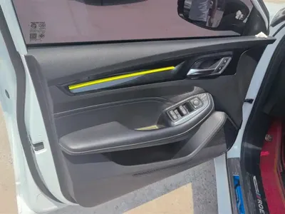 Roewe i5