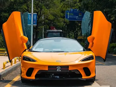 McLaren GT