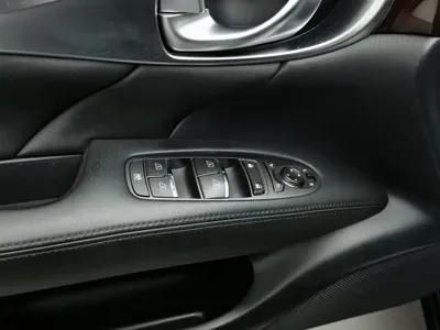 Infiniti Q70