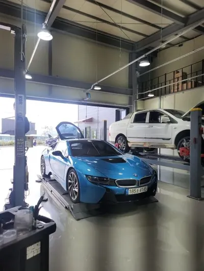 BMW i8