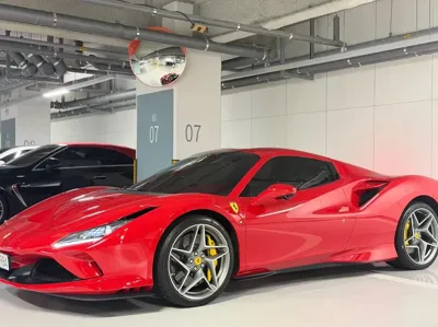 Ferrari F8