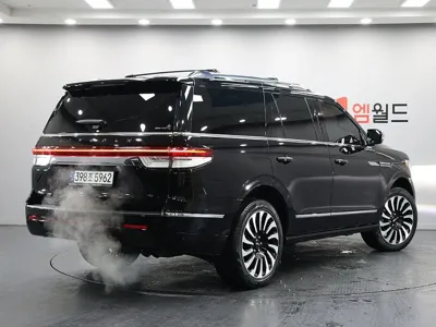 Lincoln Navigator