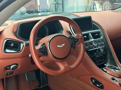 Aston Martin DB11