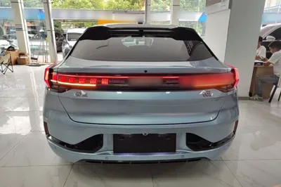 Zeekr 001