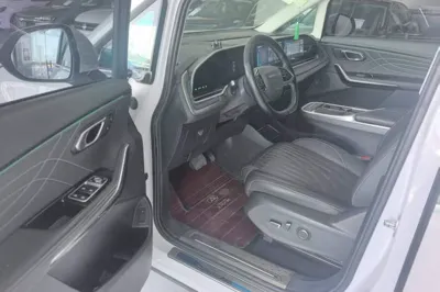 SAIC MAXUS G90