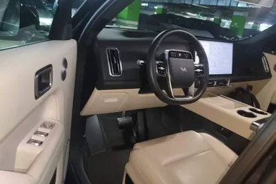Li Auto L8