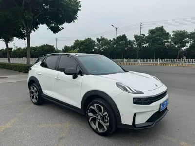 Lynk & Co 06