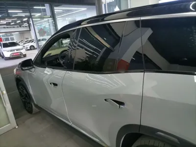 Nio ES8
