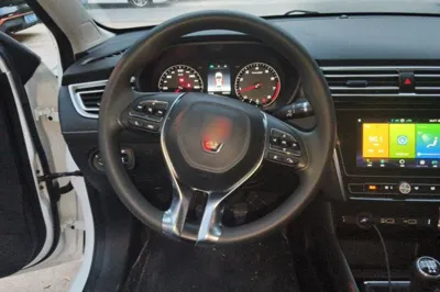 Roewe i5
