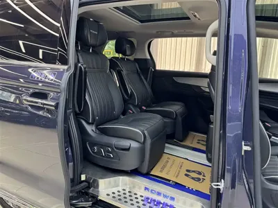 Roewe iMAX8