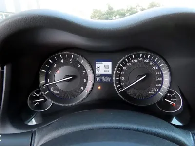Infiniti Q70