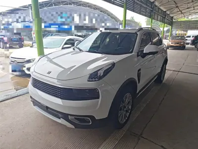 Lynk & Co 01