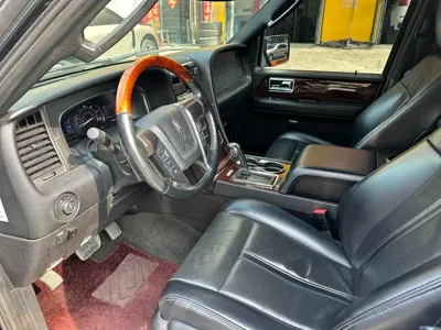 Lincoln Navigator