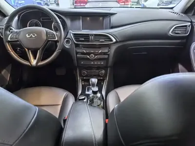 Infiniti QX30