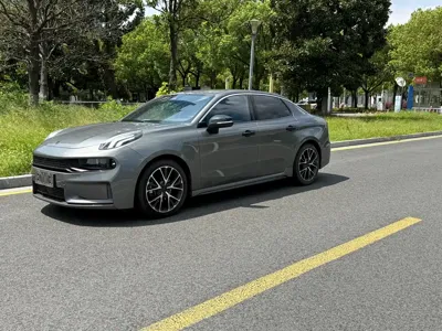 Lynk & Co 03