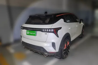 Lynk & Co 06