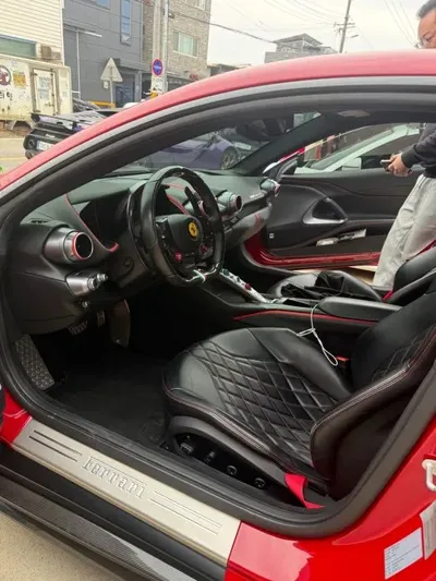 Ferrari 812