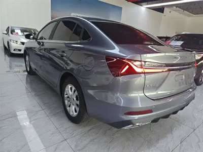 Roewe i5