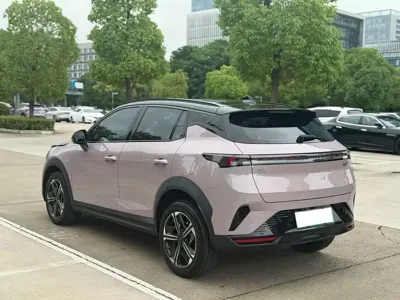 Lynk & Co 06 EM-P