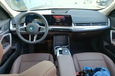 BMW iX1