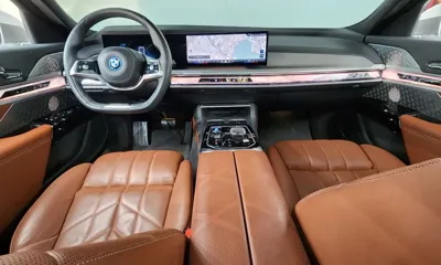 BMW i7