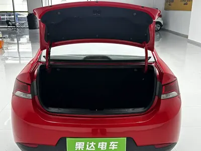 Kia Shuma