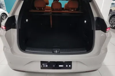 Li Auto L6