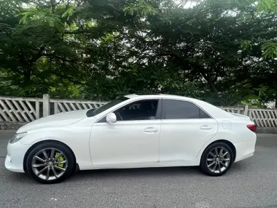Toyota Reiz