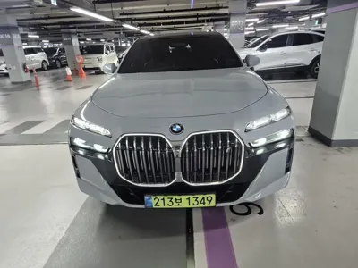 BMW i7