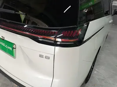 GAC Motor 传祺E8 PHEV